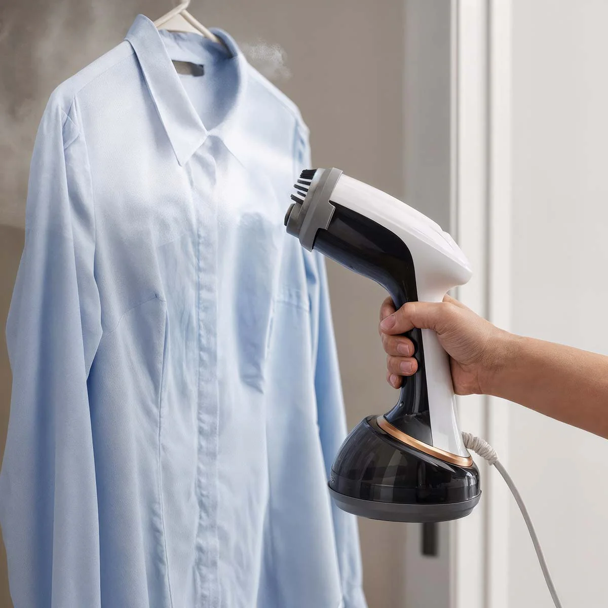 Nedis HHGS500 - Handheld kledingstomer - Compacte en krachtige kledingstomer voor op reis en thuis - 1700 W - 370 ml - Zwart/Wit - Image 10